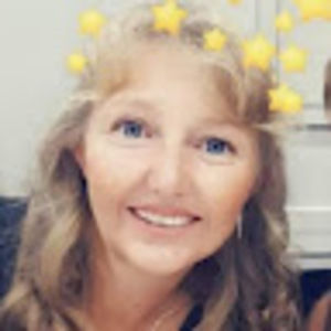 Meet your Posher, Debbie